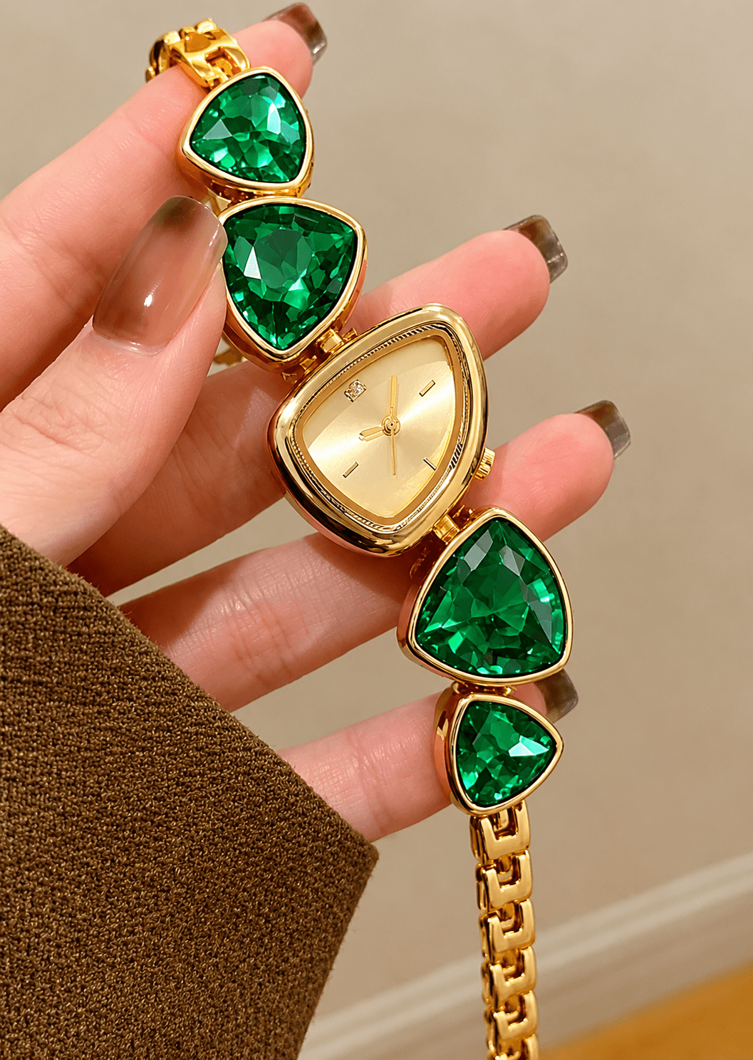 Emerald Crystal Bracelet Watch for Women – Luxury Gold Quartz Watch