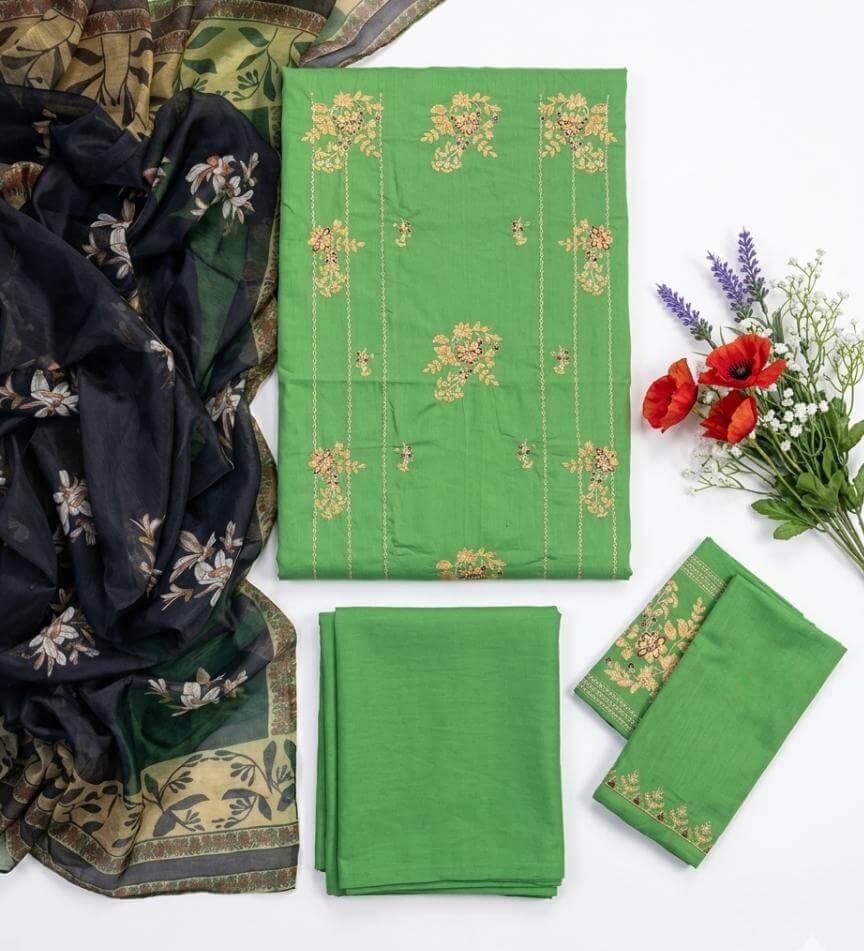 BRAND:URGE lawn hit code embroidered unstitched 3pc✓