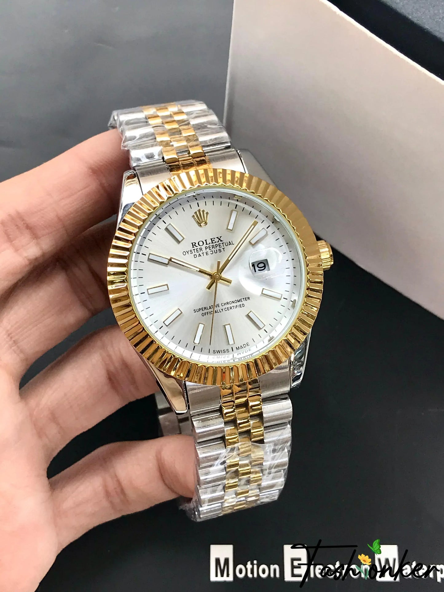 Roolex Wrist Watch Two Tone Silver & Gold With White Dial (Generic Quality)