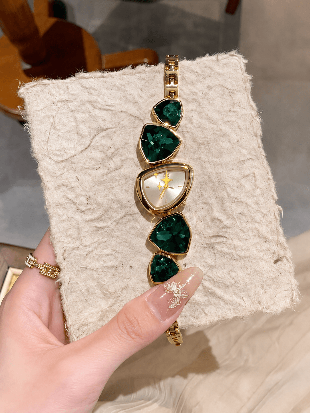 Emerald Crystal Bracelet Watch for Women – Luxury Gold Quartz Watch